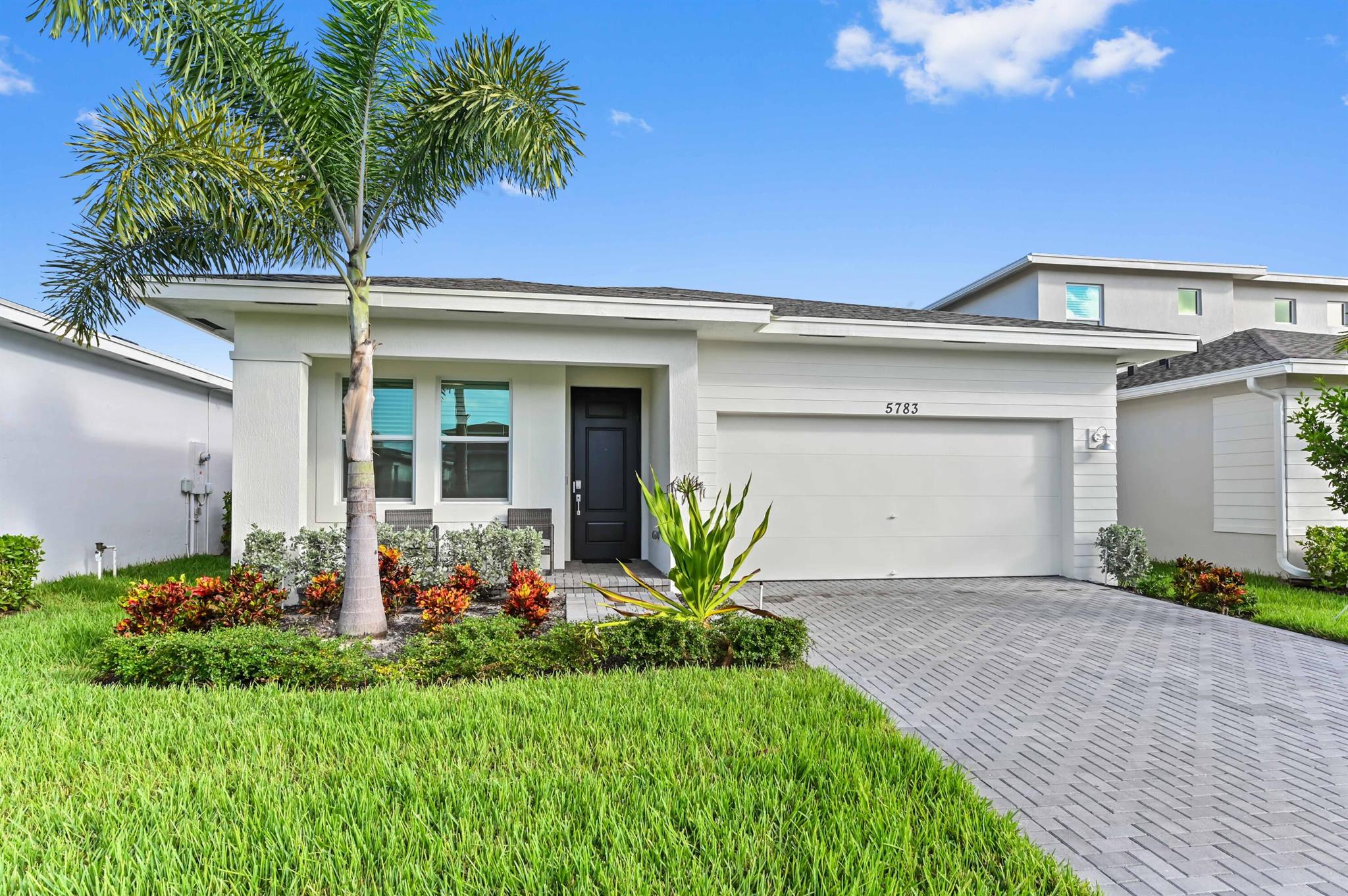 5783 Graceful Way