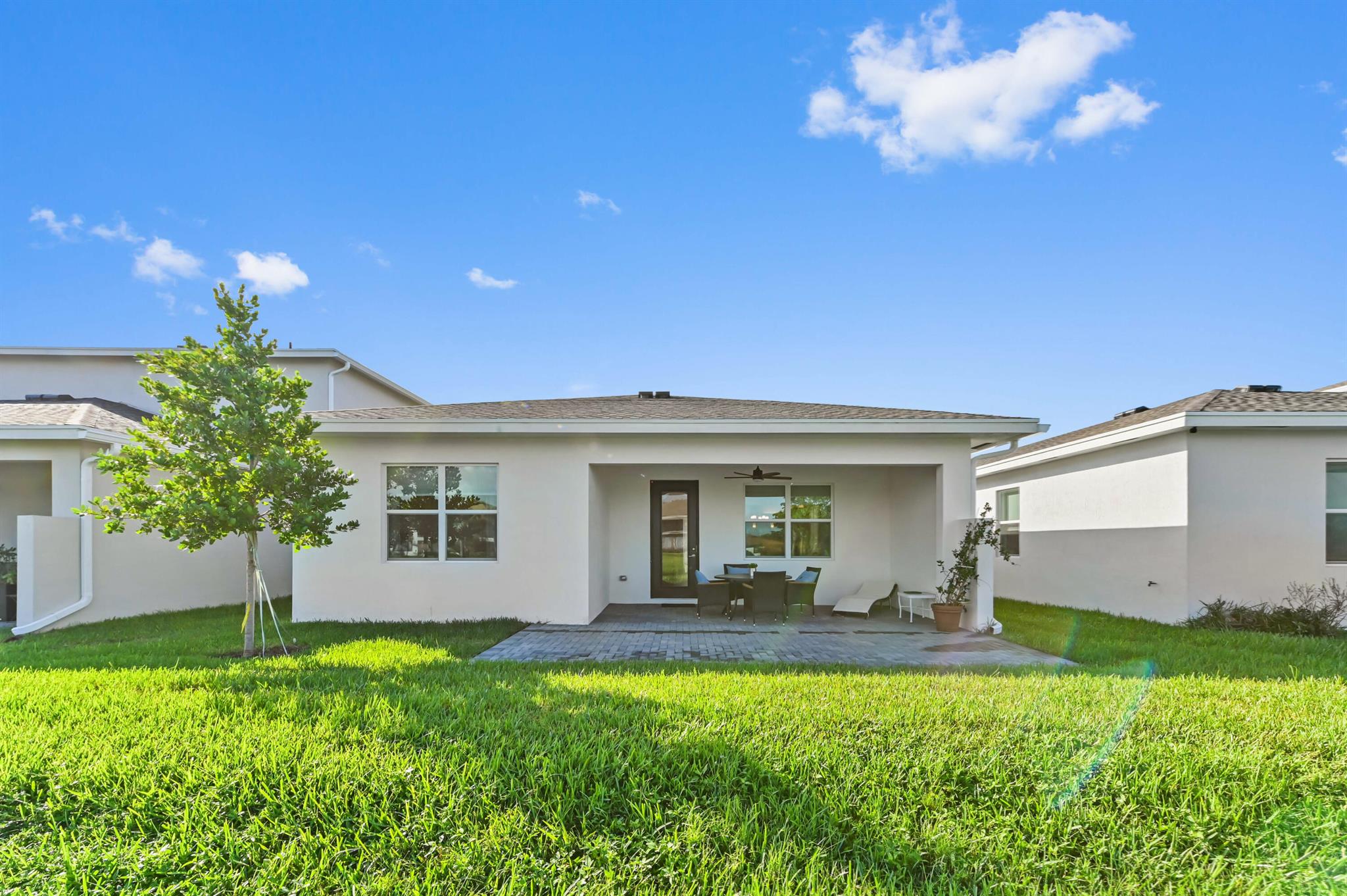 DELRAY TRAILS AT VILLA DE - Residential