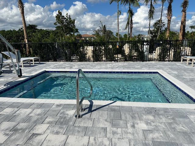 DELRAY TRAILS AT VILLA DE - Residential