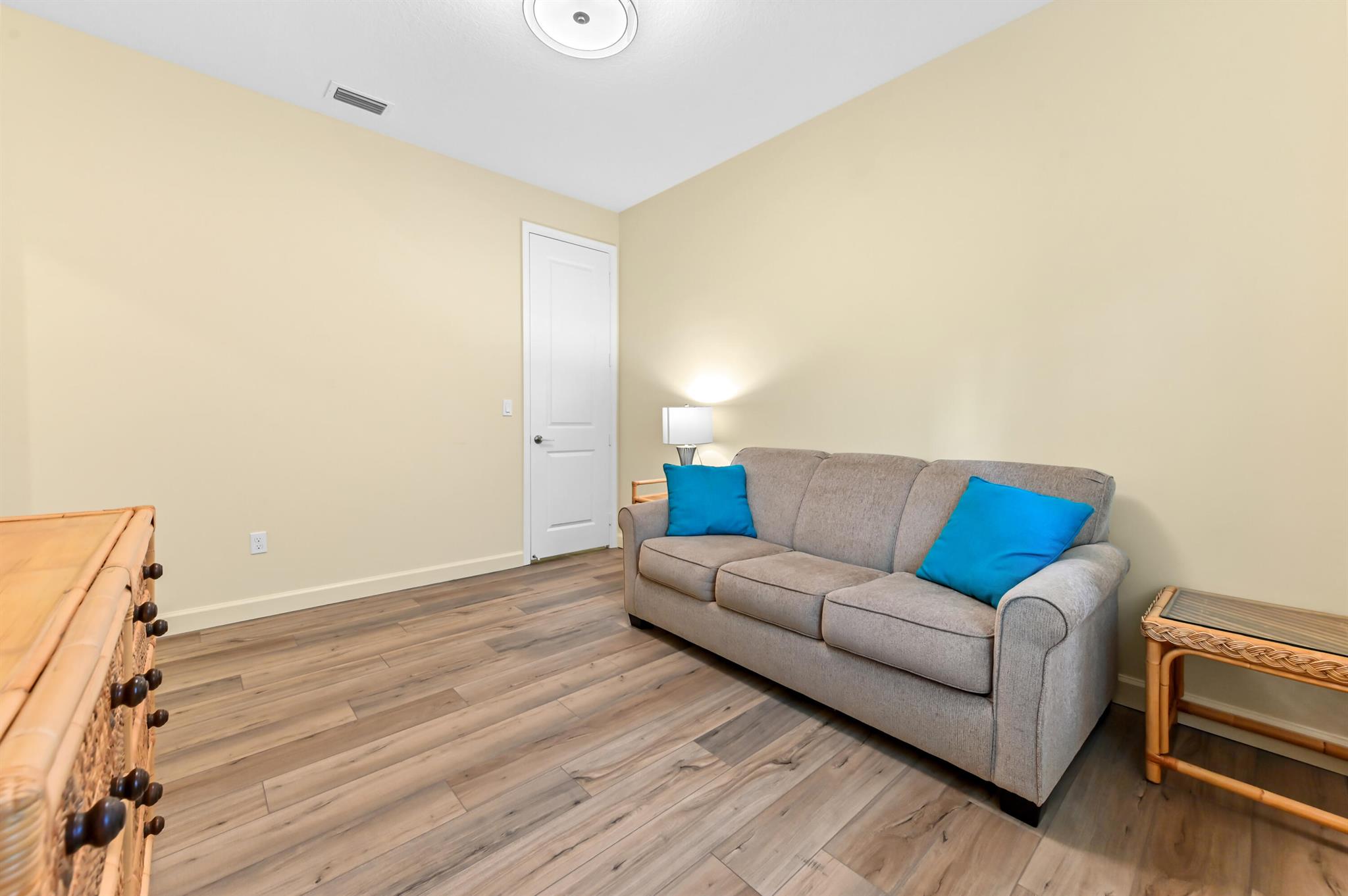 DELRAY TRAILS AT VILLA DE - Residential
