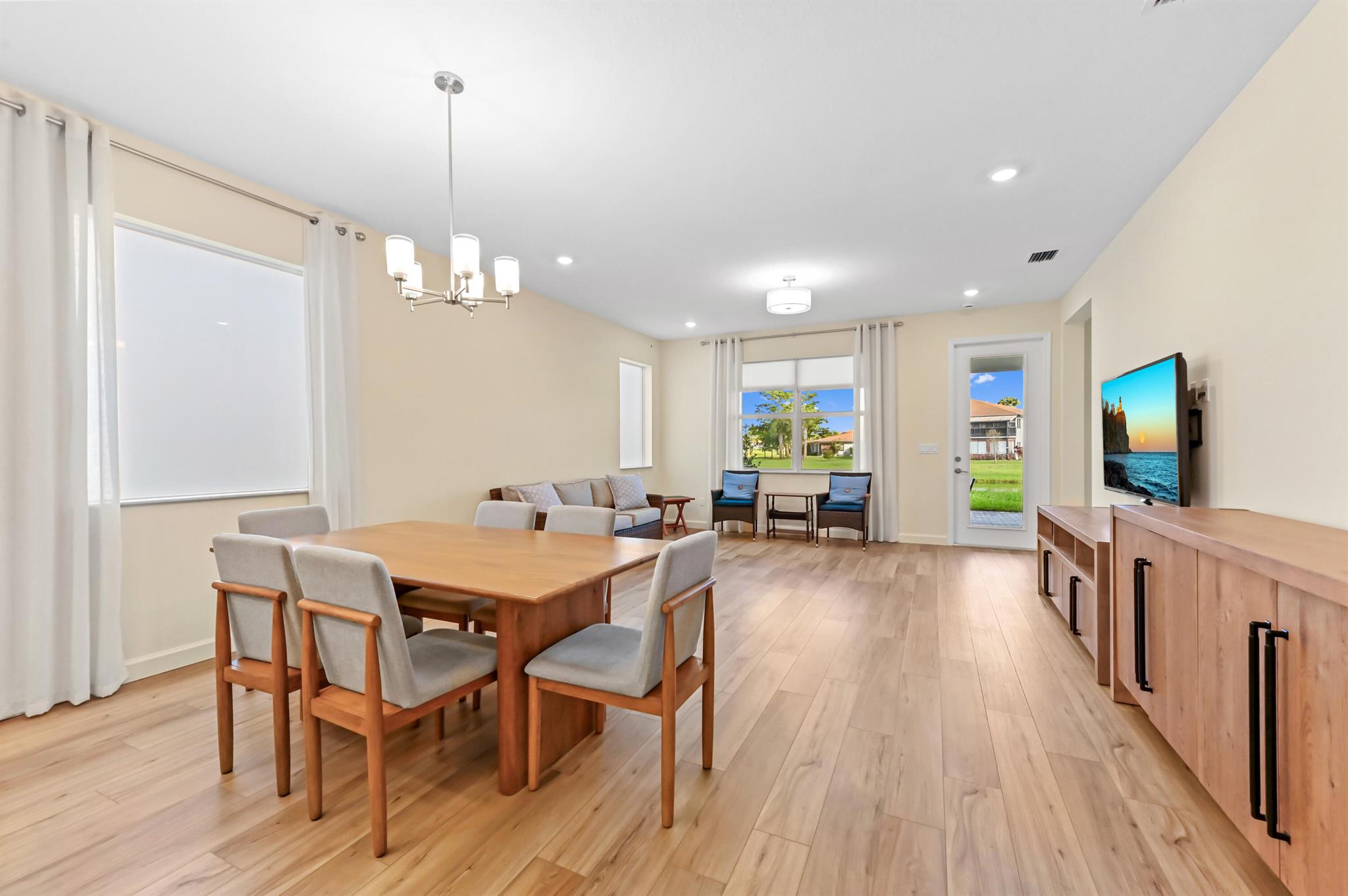 DELRAY TRAILS AT VILLA DE - Residential