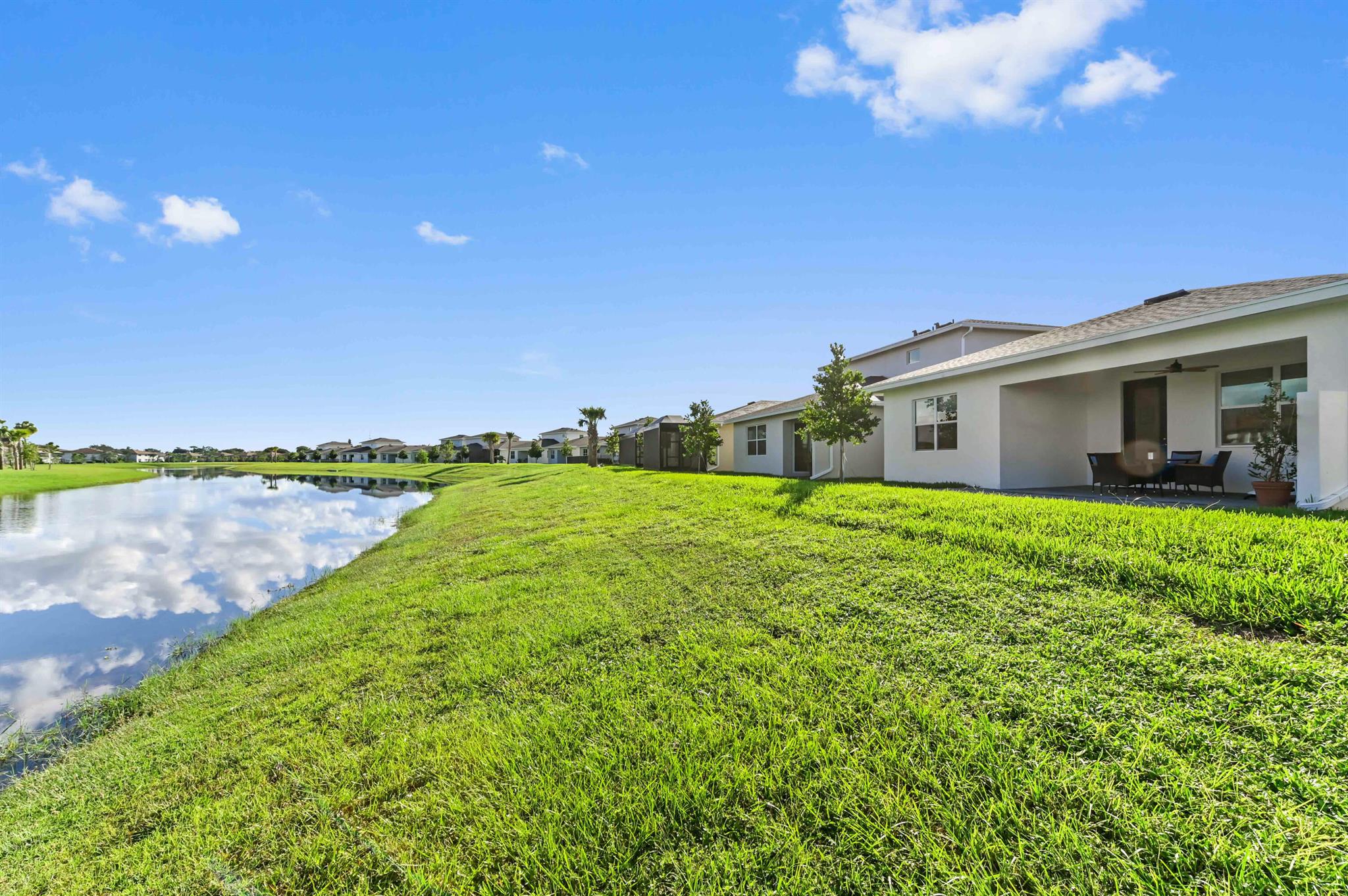 DELRAY TRAILS AT VILLA DE - Residential
