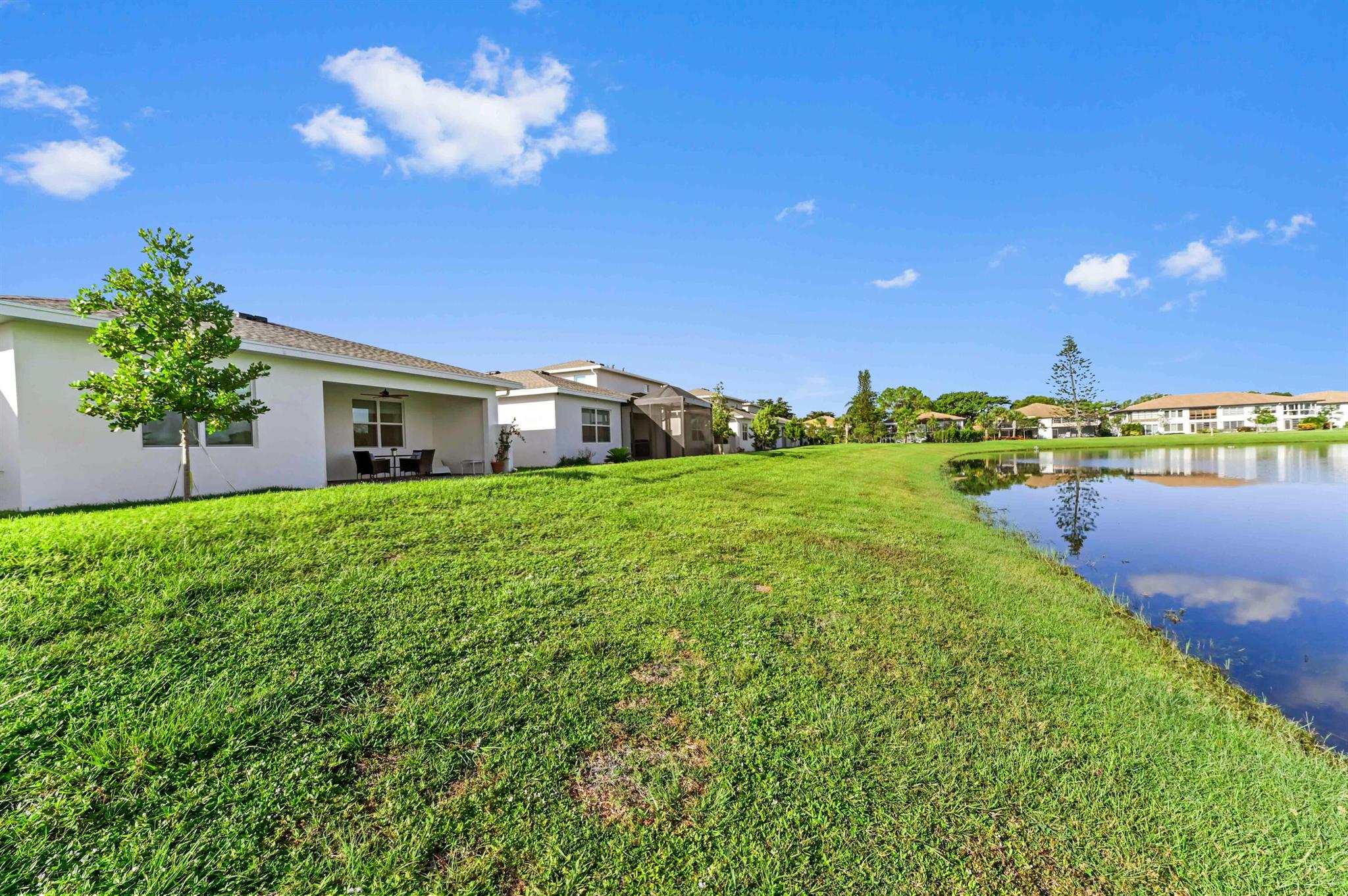 DELRAY TRAILS AT VILLA DE - Residential