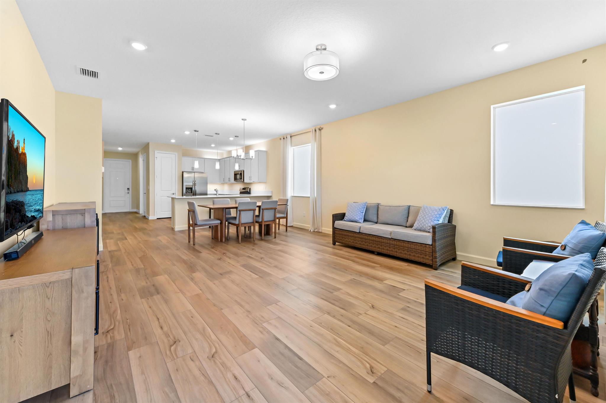 DELRAY TRAILS AT VILLA DE - Residential