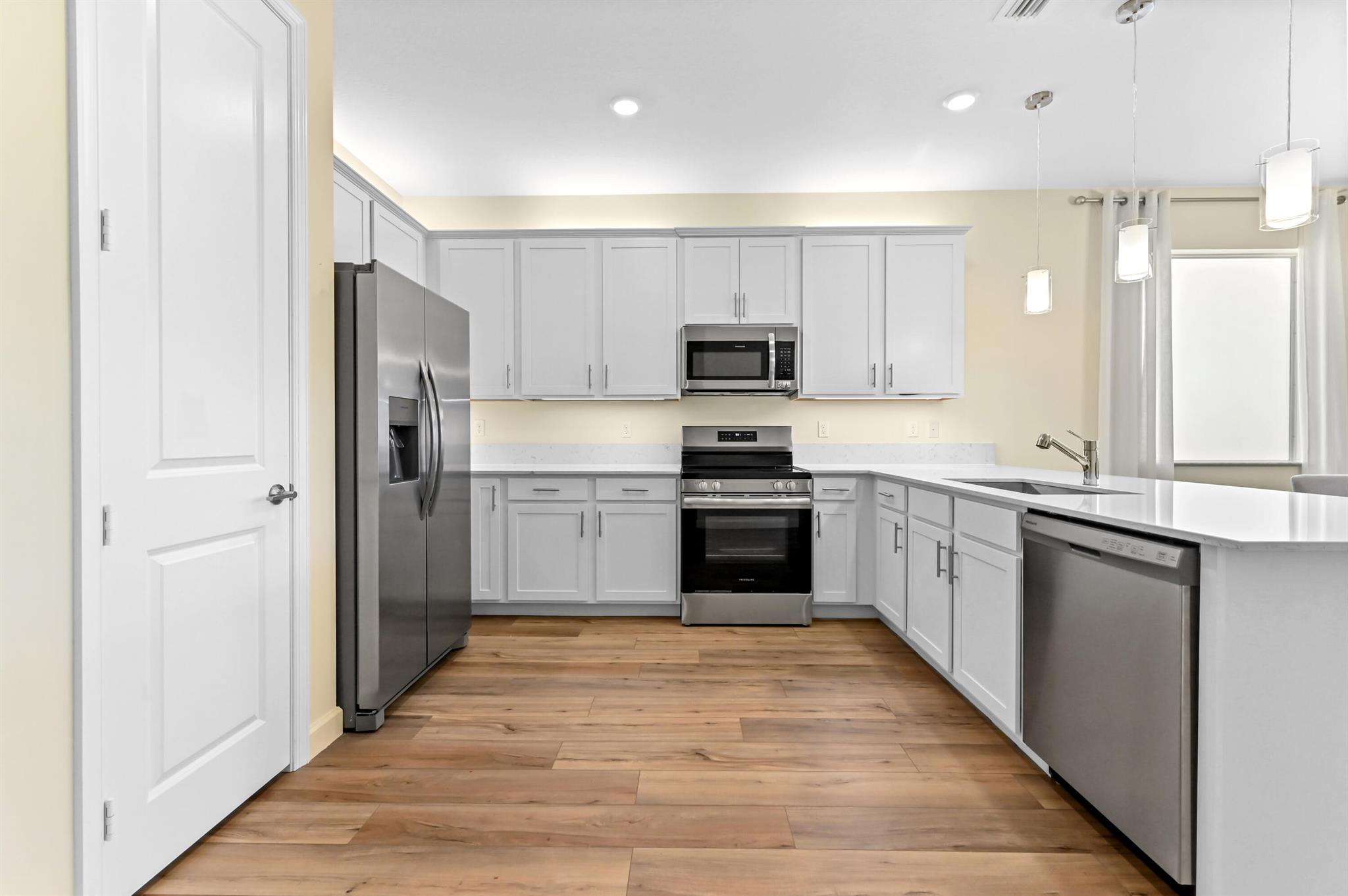 DELRAY TRAILS AT VILLA DE - Residential
