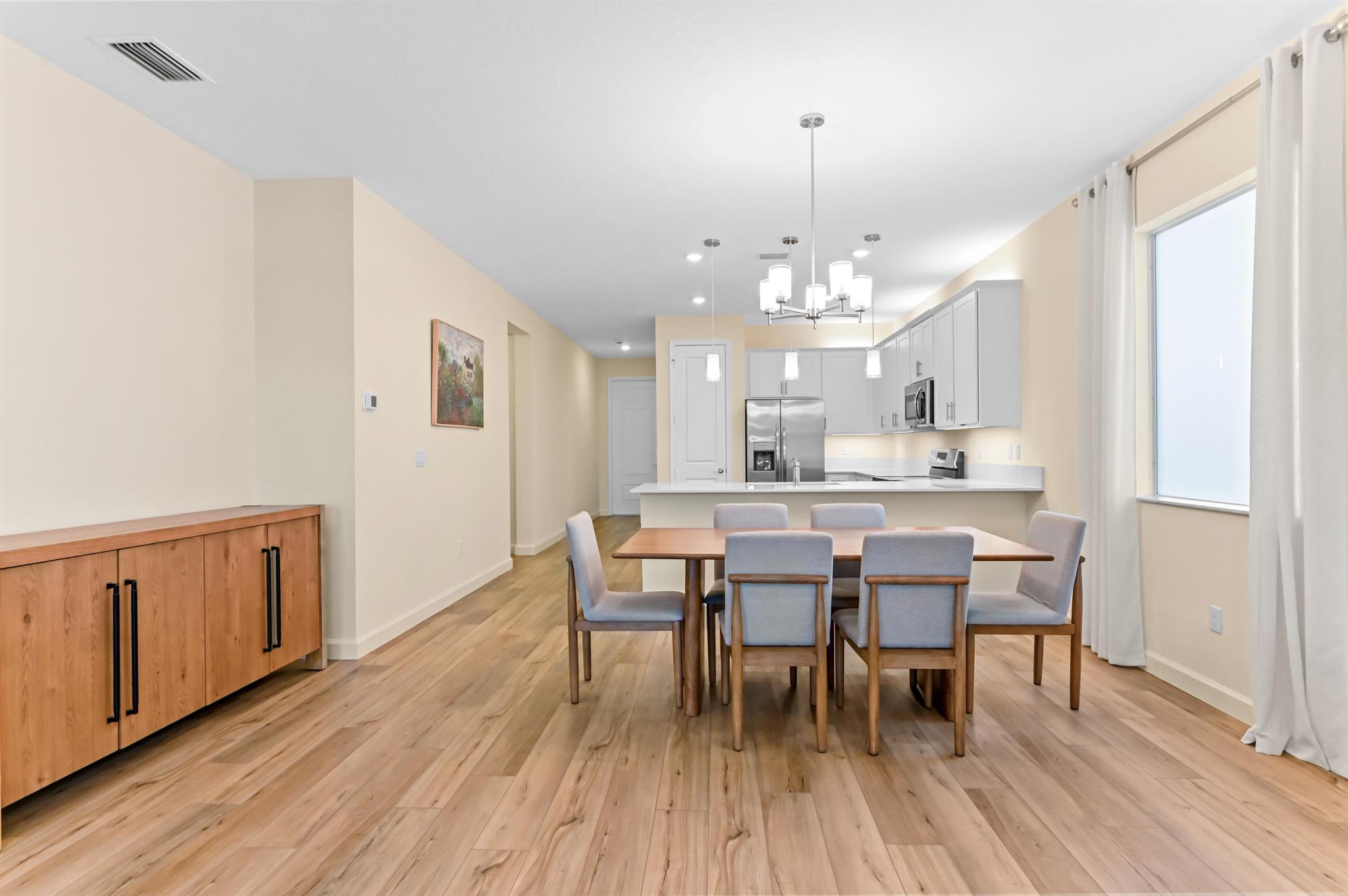 DELRAY TRAILS AT VILLA DE - Residential