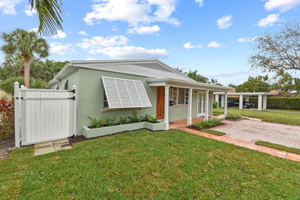 Photo of 214 Seville Road, West Palm Beach, FL 33405 (MLS # B26020681)