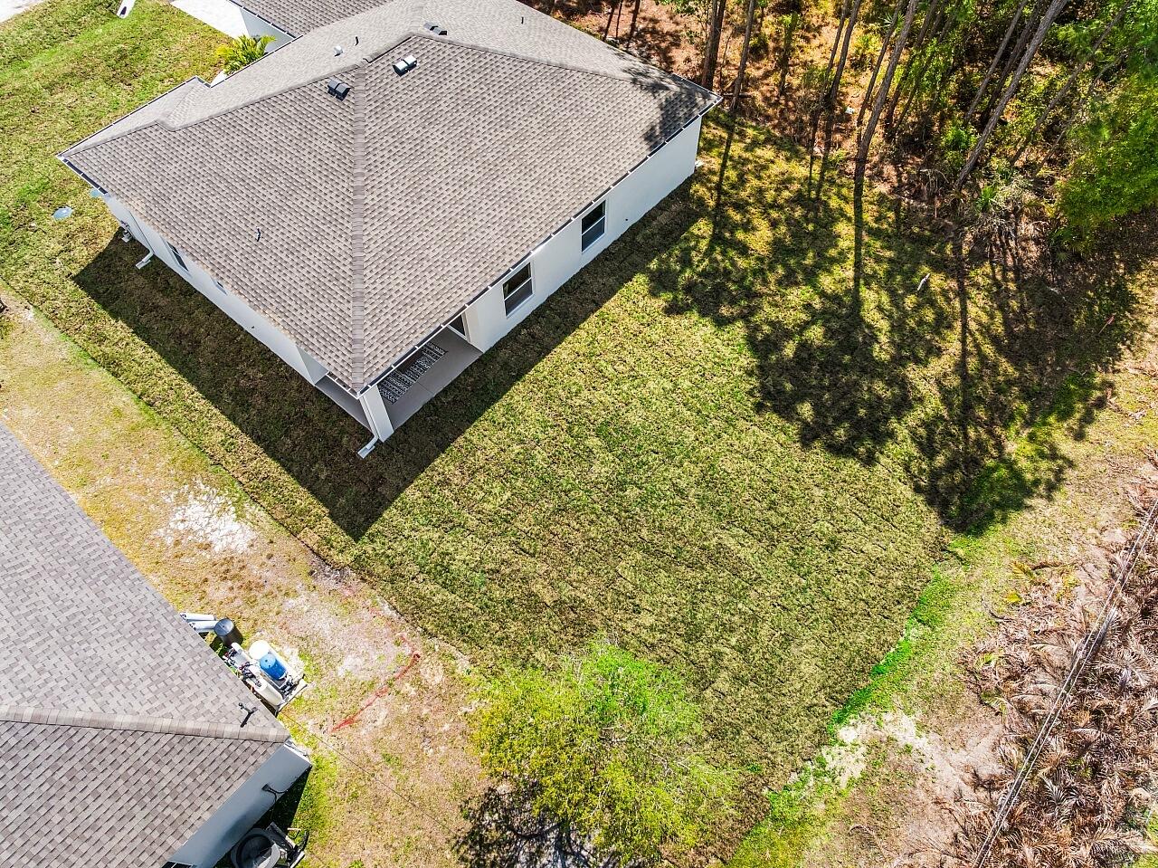 VERO LAKE ESTATES UNIT H-2 - Residential