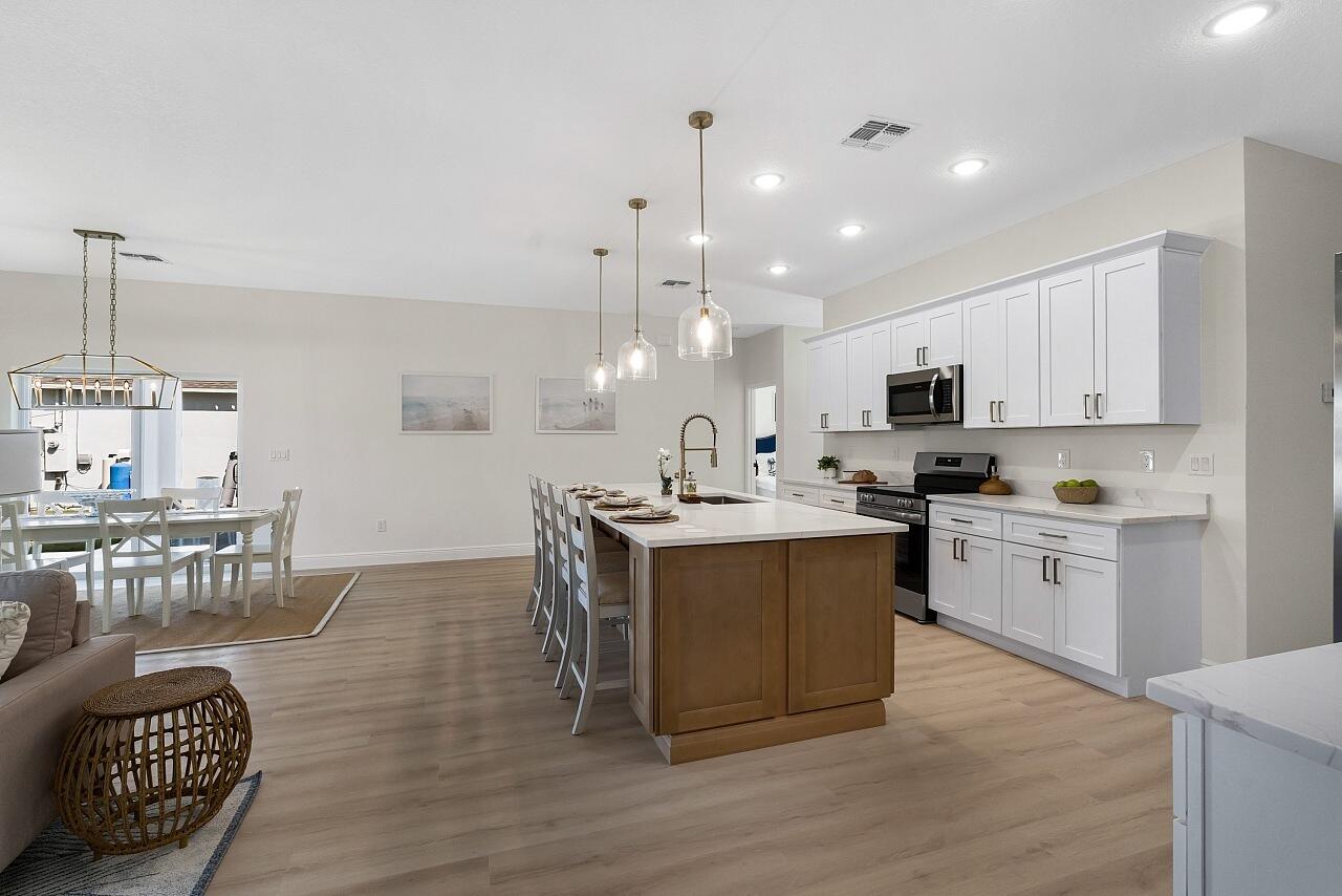 VERO LAKE ESTATES UNIT H-2 - Residential