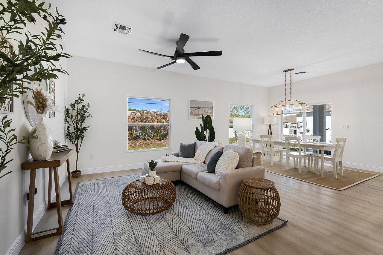 VERO LAKE ESTATES UNIT H-2 - Residential