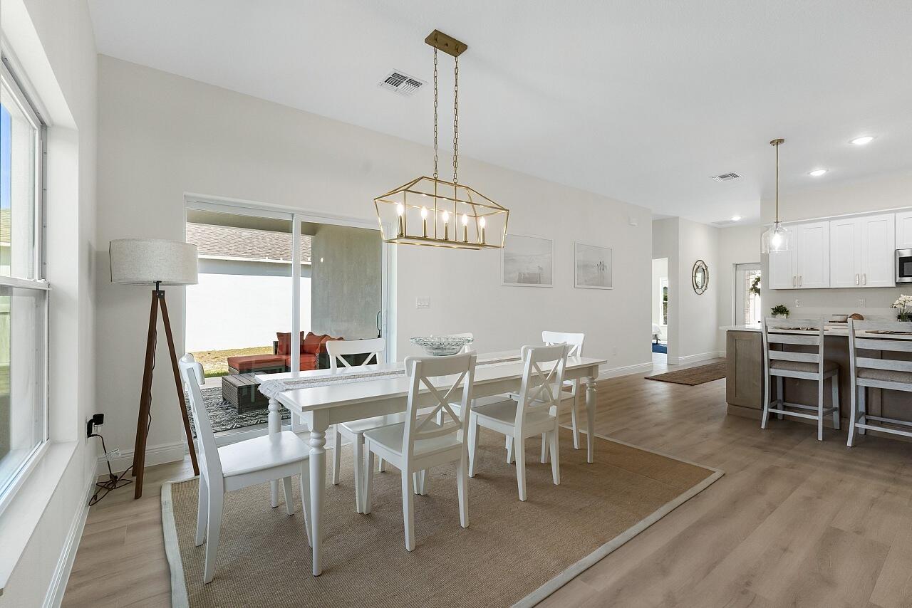 VERO LAKE ESTATES UNIT H-2 - Residential