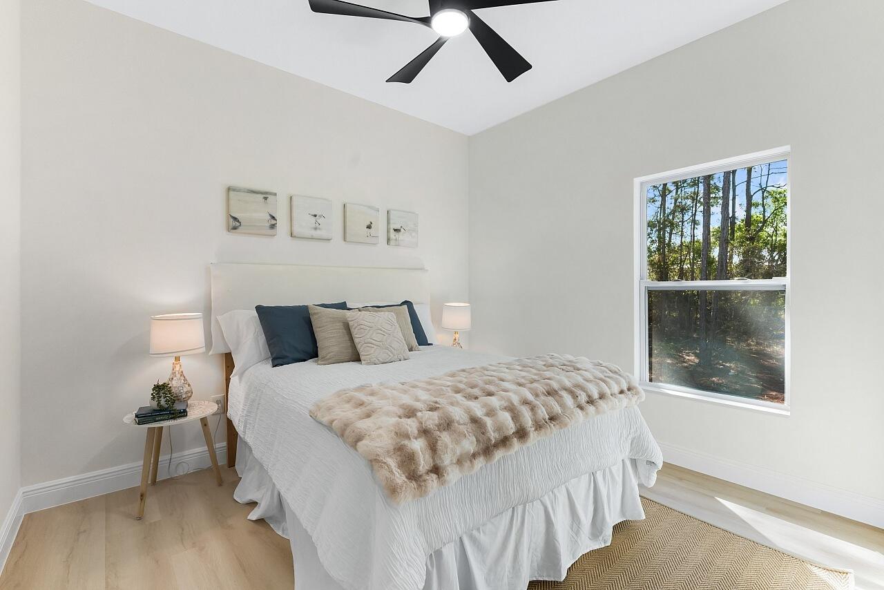 VERO LAKE ESTATES UNIT H-2 - Residential