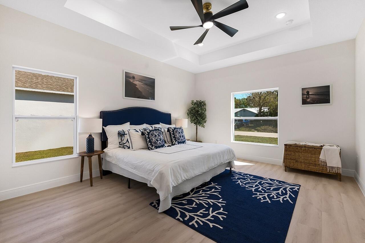 VERO LAKE ESTATES UNIT H-2 - Residential