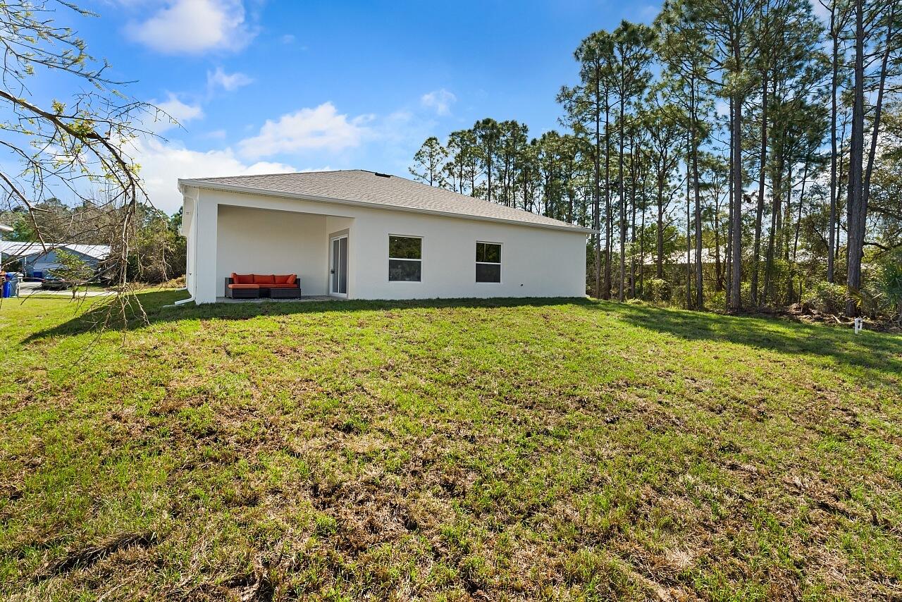 VERO LAKE ESTATES UNIT H-2 - Residential