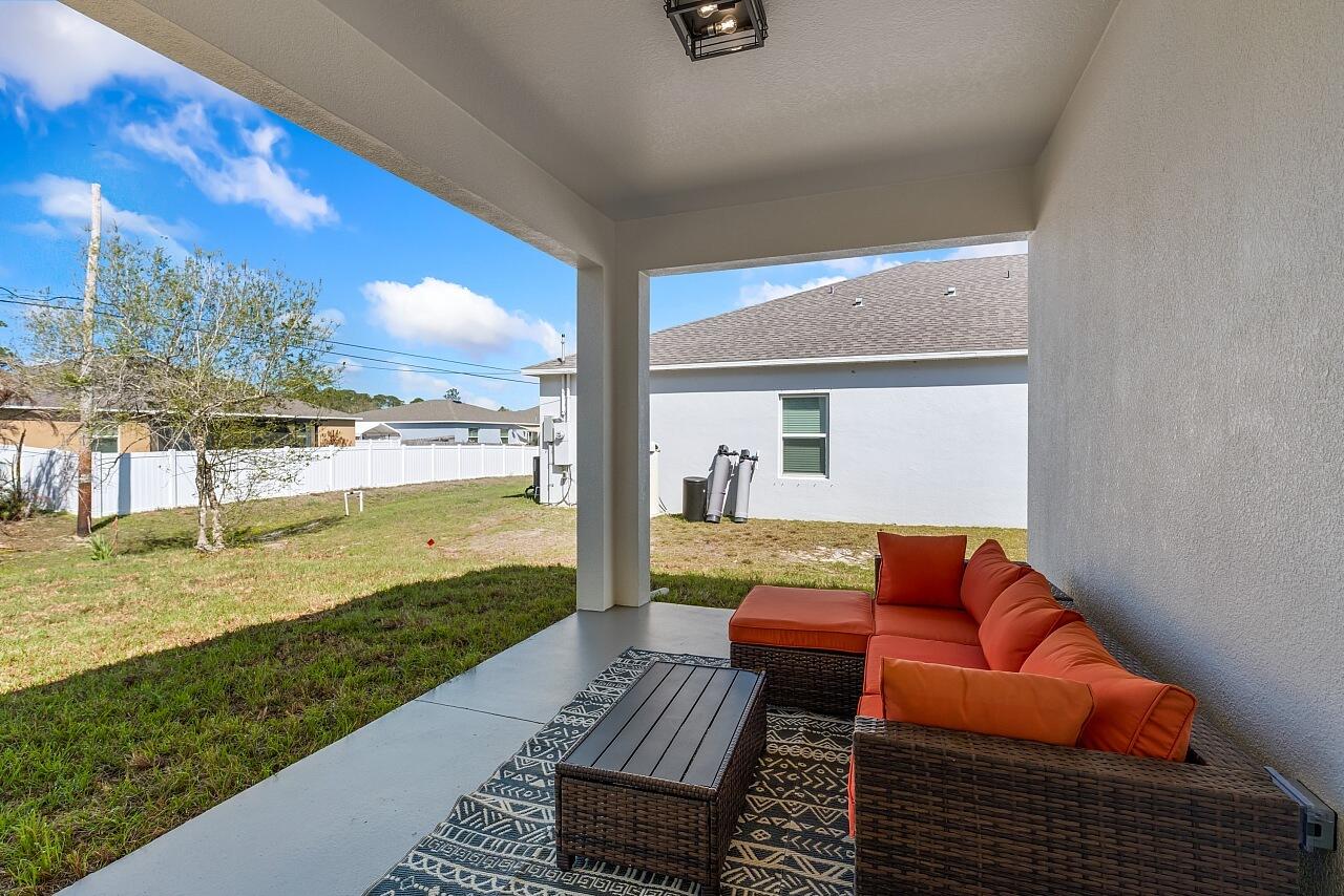 VERO LAKE ESTATES UNIT H-2 - Residential