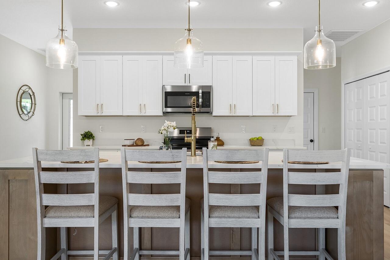 VERO LAKE ESTATES UNIT H-2 - Residential