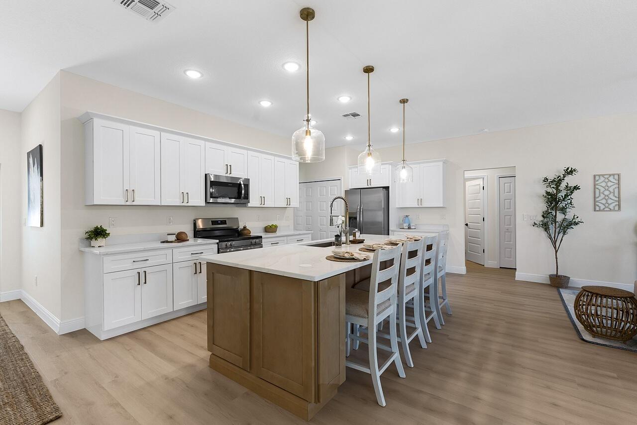 VERO LAKE ESTATES UNIT H-2 - Residential