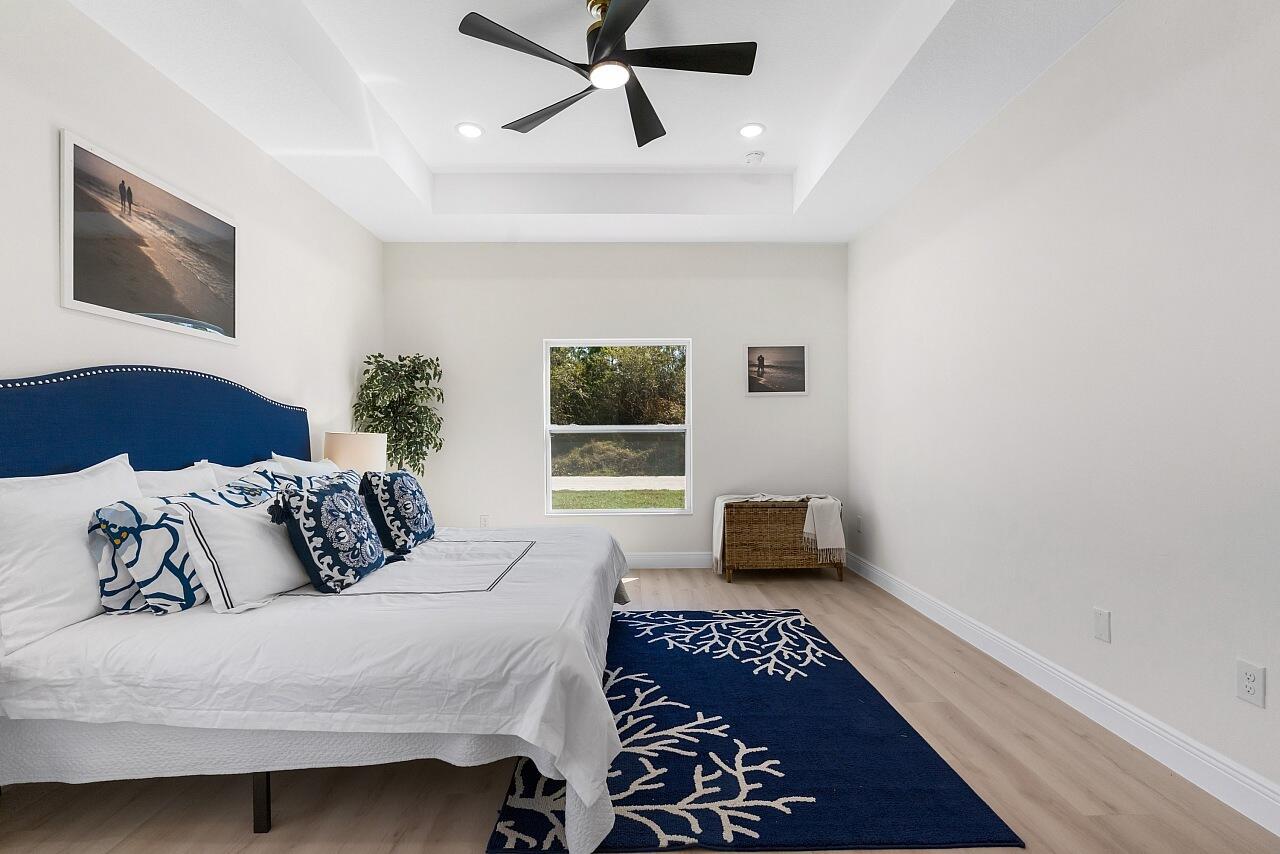 VERO LAKE ESTATES UNIT H-2 - Residential