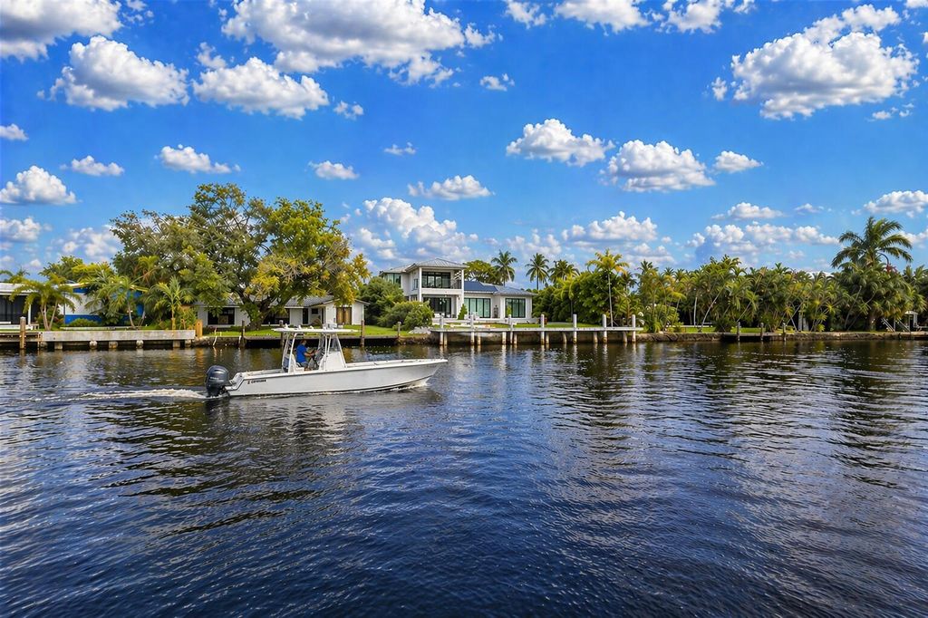 Photo of 2540 NE 22nd Terrace, Fort Lauderdale, FL 33305 (MLS # B26019090)