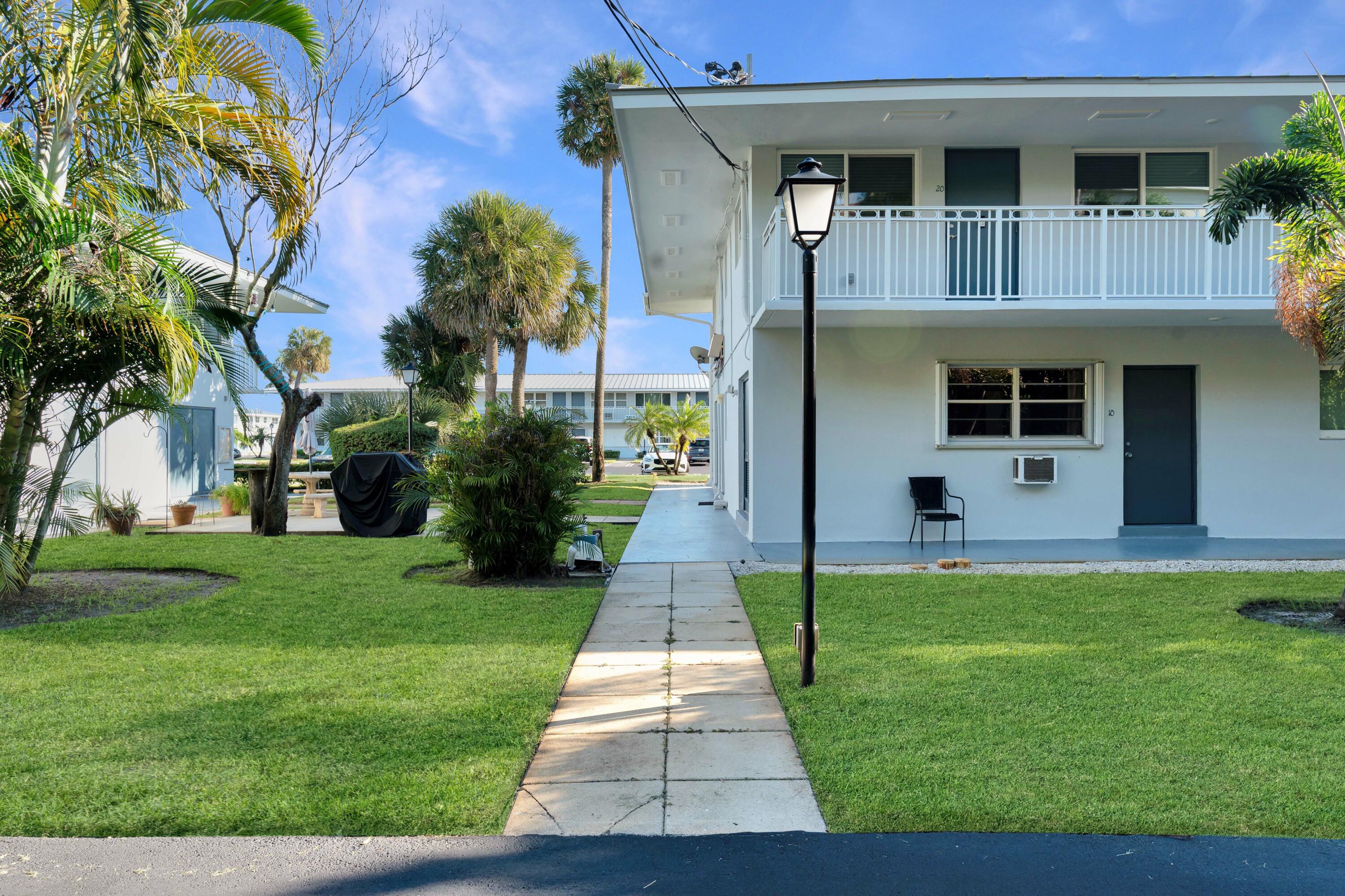 2420 S FEDERAL Highway 0100
