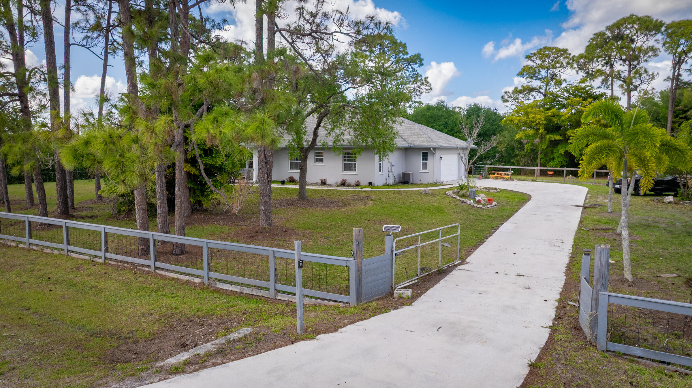 LOXAHATCHEE - Residential