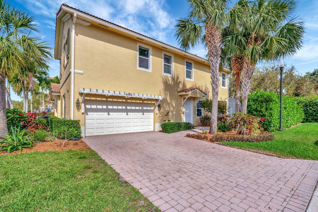 Photo of 4559 Cadiz Circle, Palm Beach Gardens, FL 33418 (MLS # R11158114)