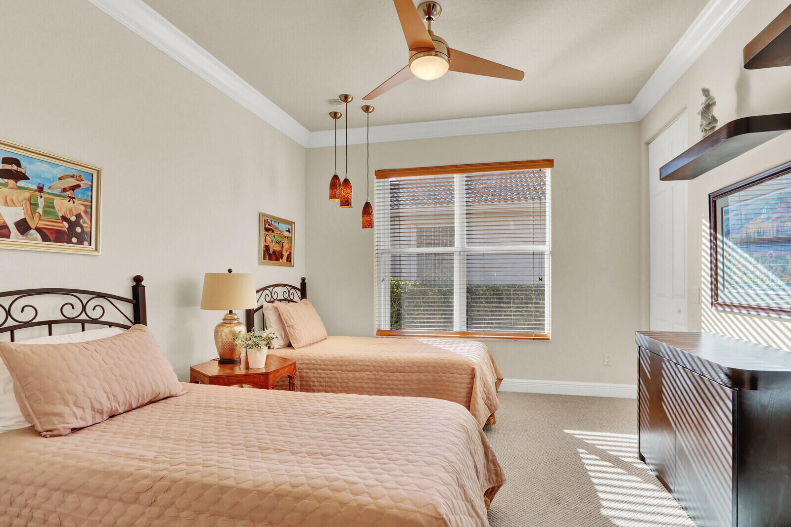 VALENCIA PALMS 3 - Residential