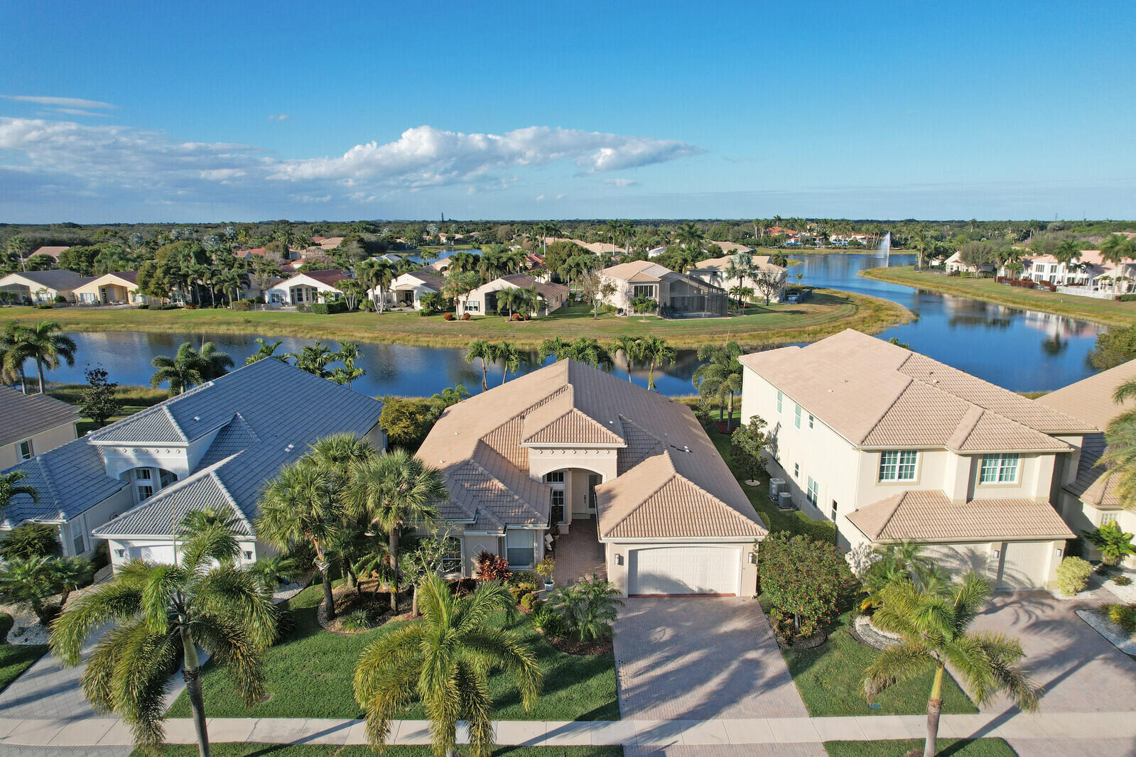 VALENCIA PALMS 3 - Residential