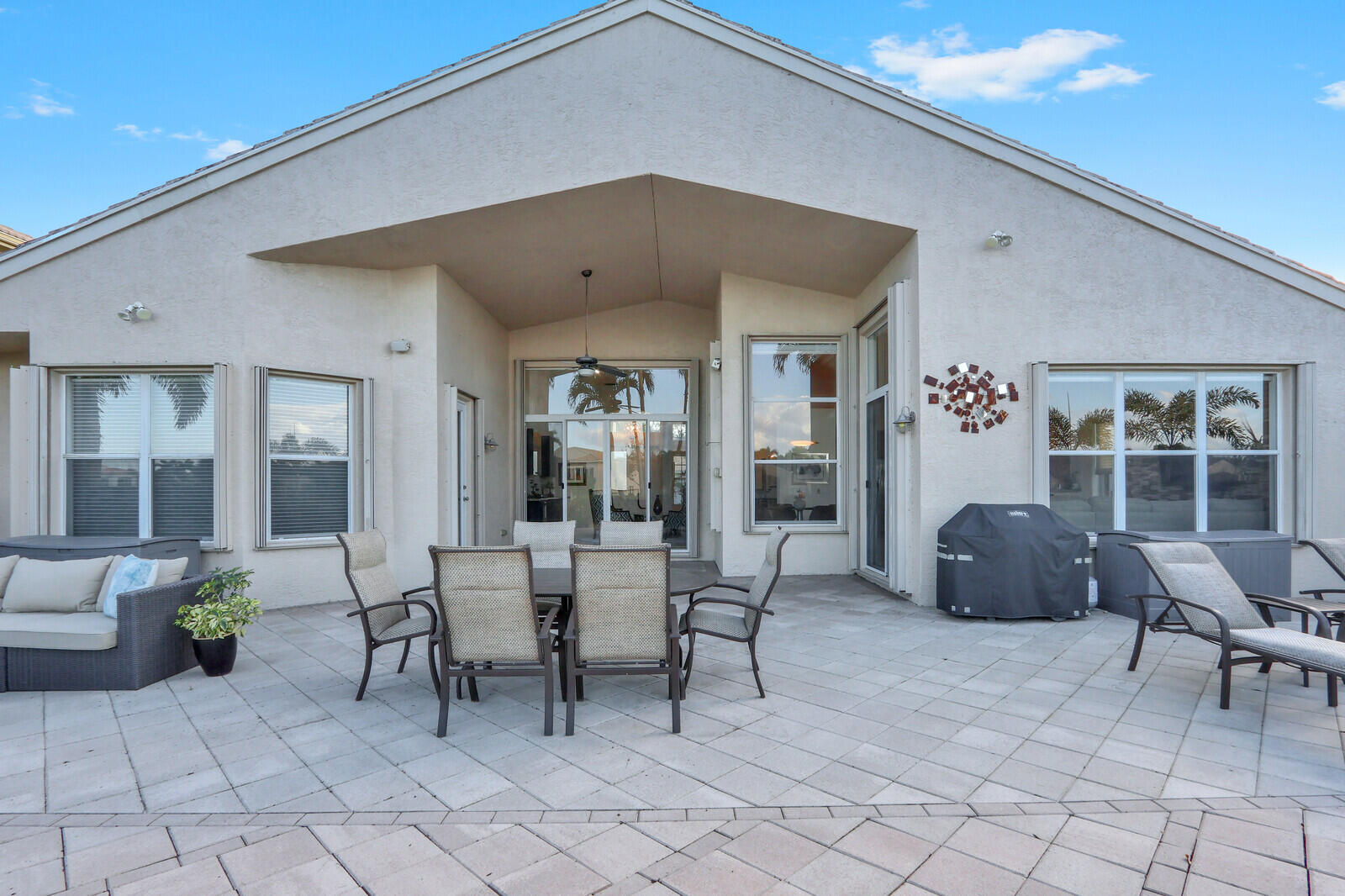 VALENCIA PALMS 3 - Residential