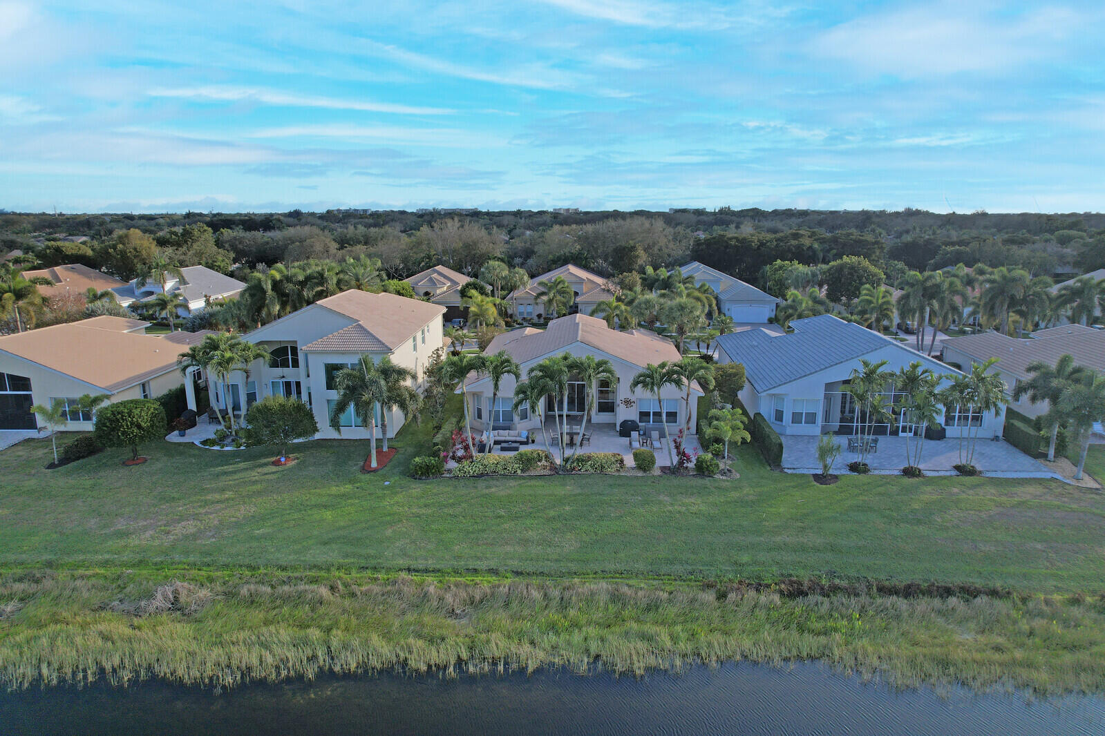 VALENCIA PALMS 3 - Residential