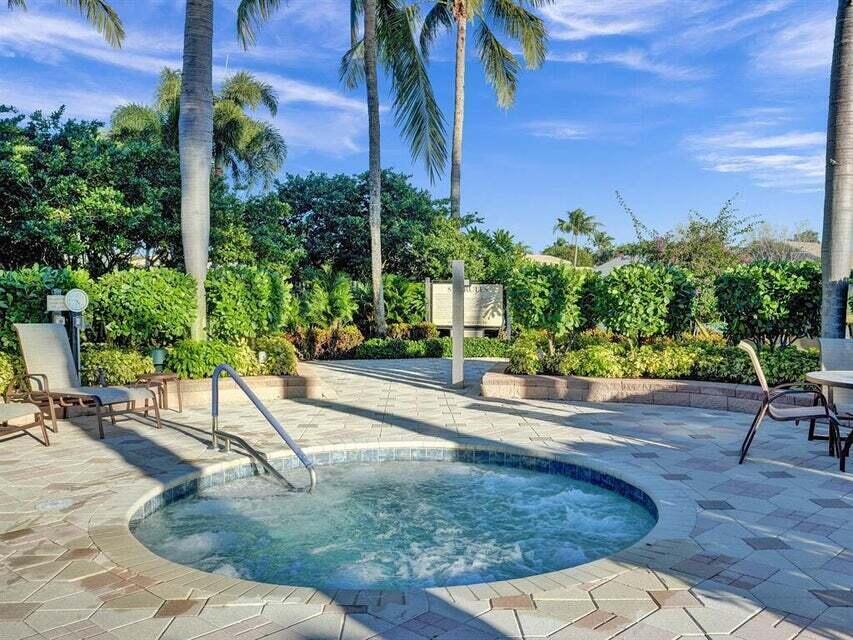 VALENCIA PALMS 3 - Residential