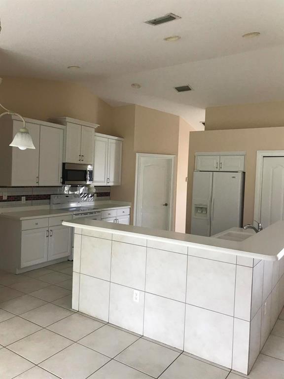 PORT ST LUCIE SECTION 27 - Residential Lease