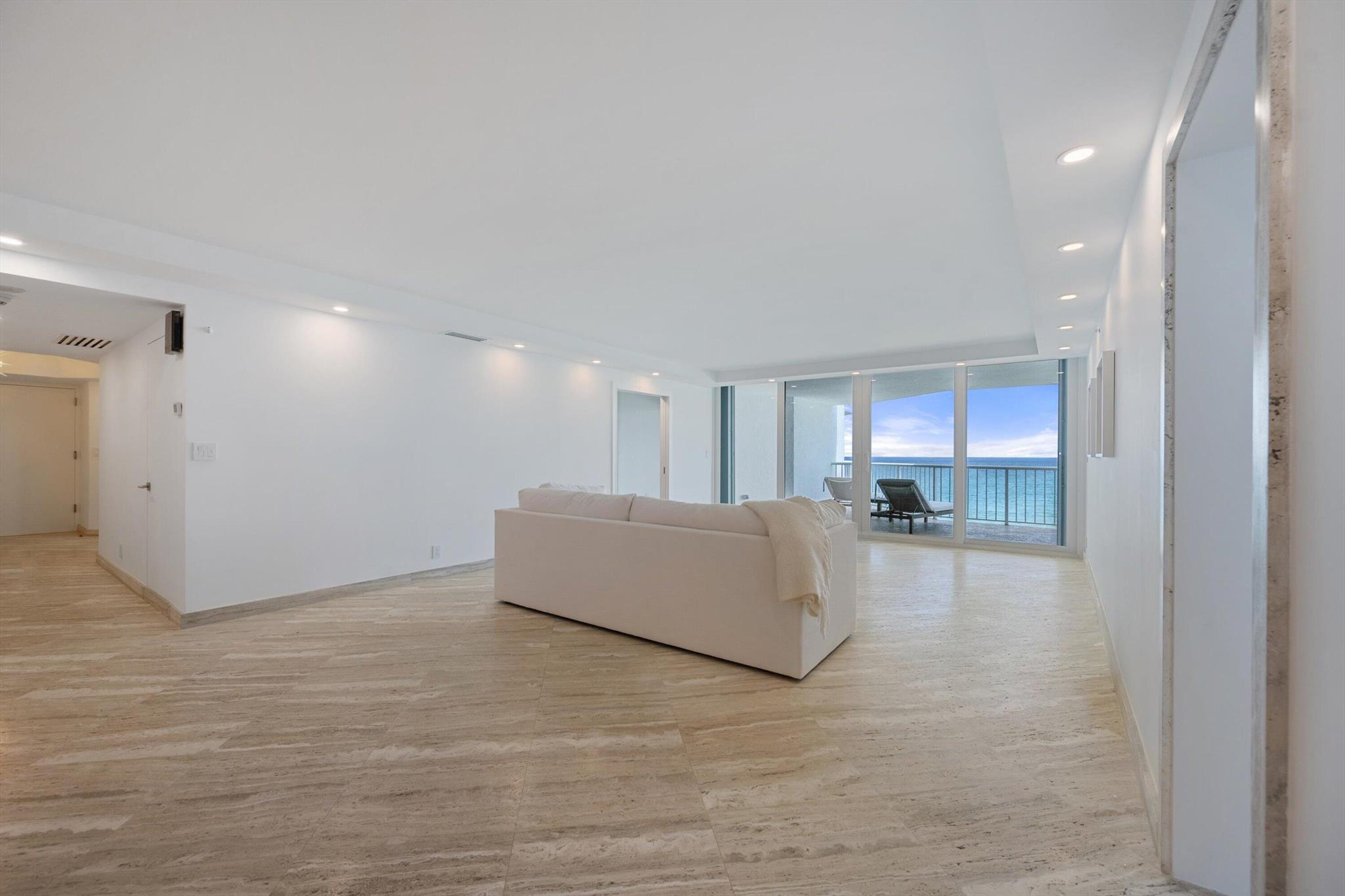 ENCLAVE OF PALM BEACH CON - Residential