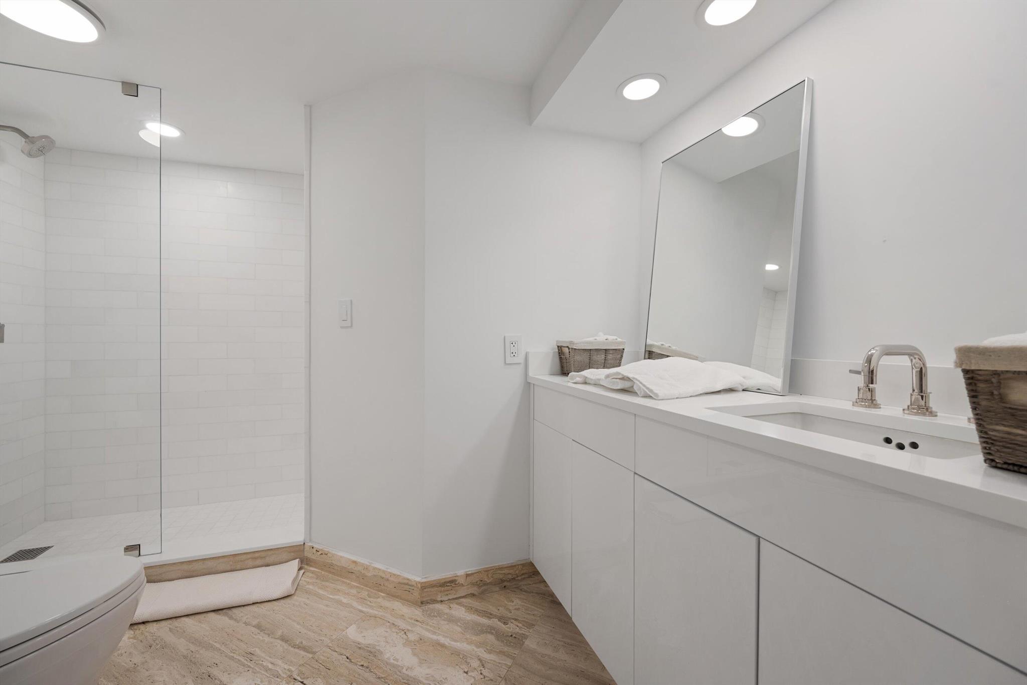 ENCLAVE OF PALM BEACH CON - Residential