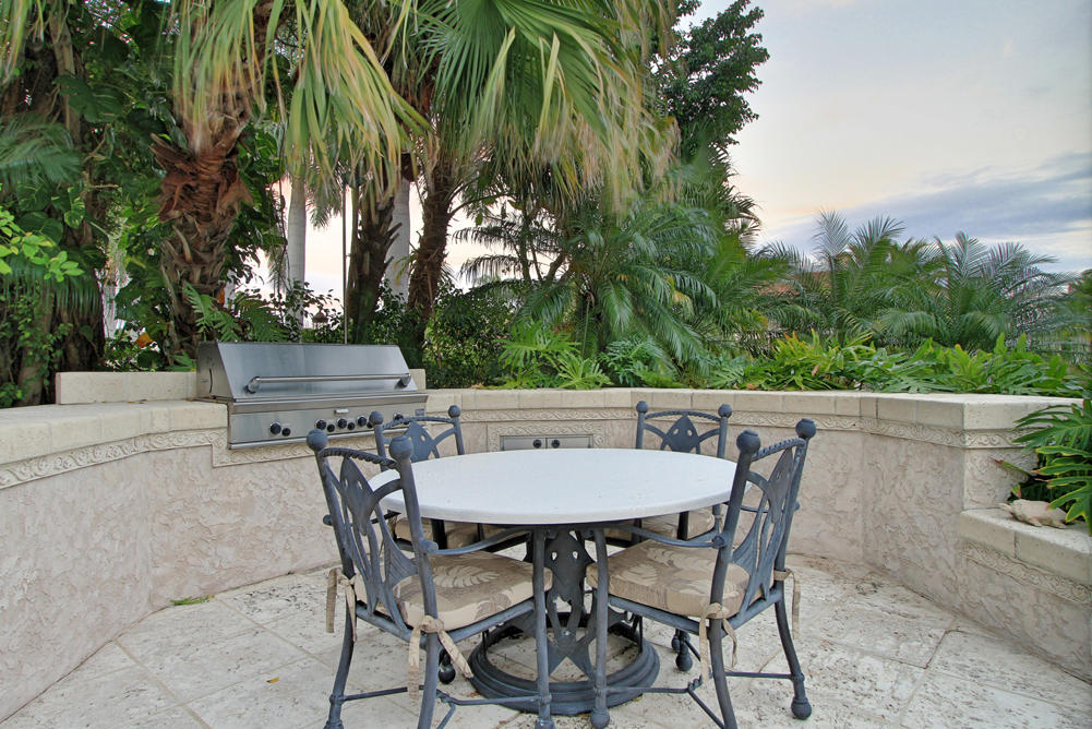 ROYAL PALM YACHT & COUNTRY CLUB - Residential