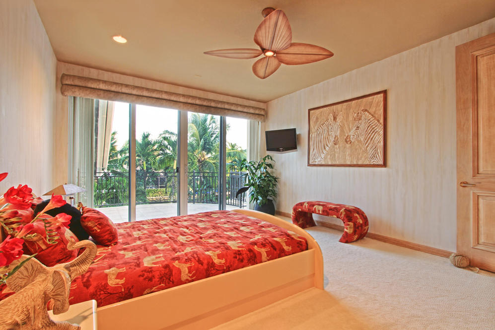 ROYAL PALM YACHT & COUNTRY CLUB - Residential