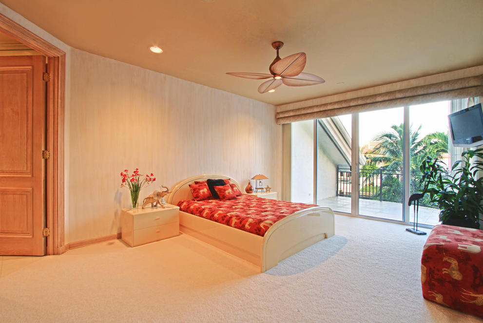 ROYAL PALM YACHT & COUNTRY CLUB - Residential