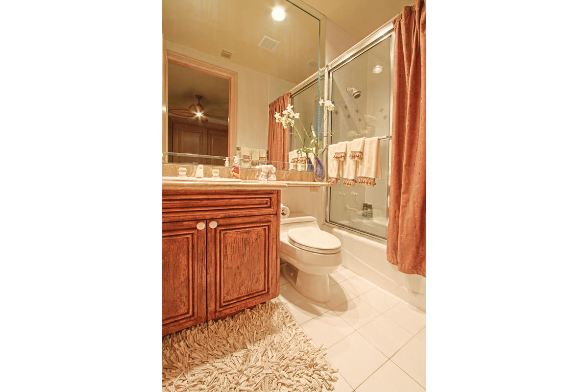 ROYAL PALM YACHT & COUNTRY CLUB - Residential