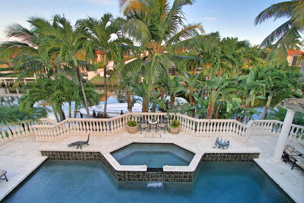 ROYAL PALM YACHT & COUNTRY CLUB - Residential