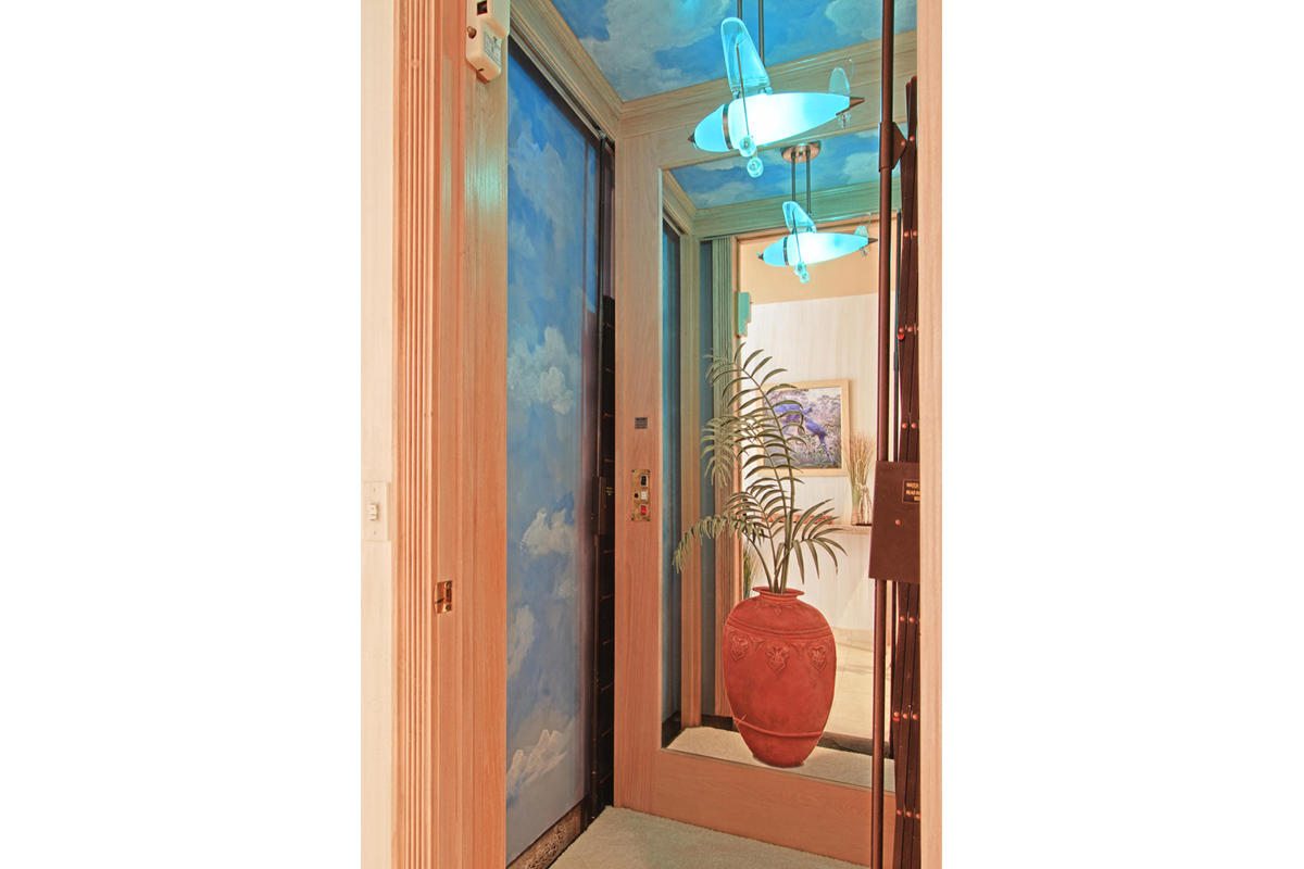 ROYAL PALM YACHT & COUNTRY CLUB - Residential