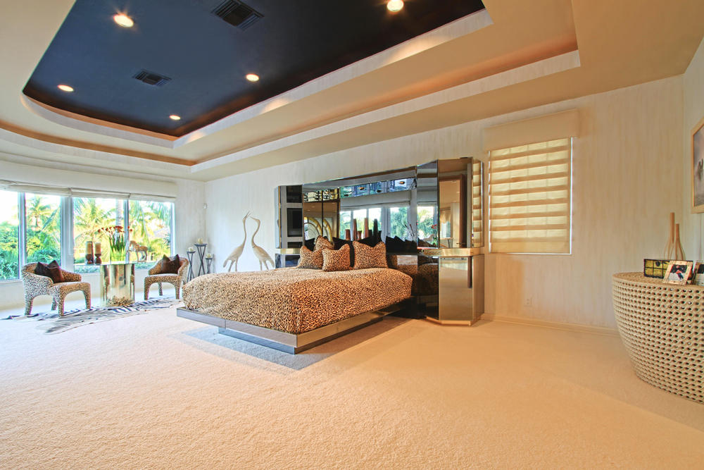 ROYAL PALM YACHT & COUNTRY CLUB - Residential