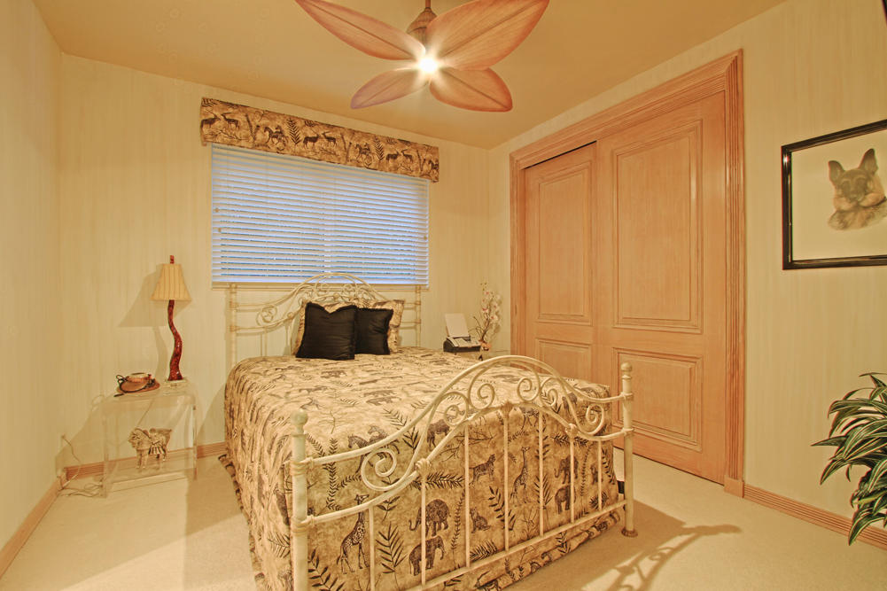 ROYAL PALM YACHT & COUNTRY CLUB - Residential