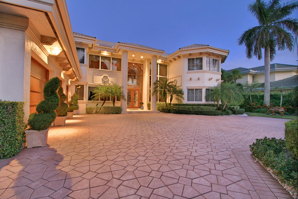 ROYAL PALM YACHT & COUNTRY CLUB - Residential