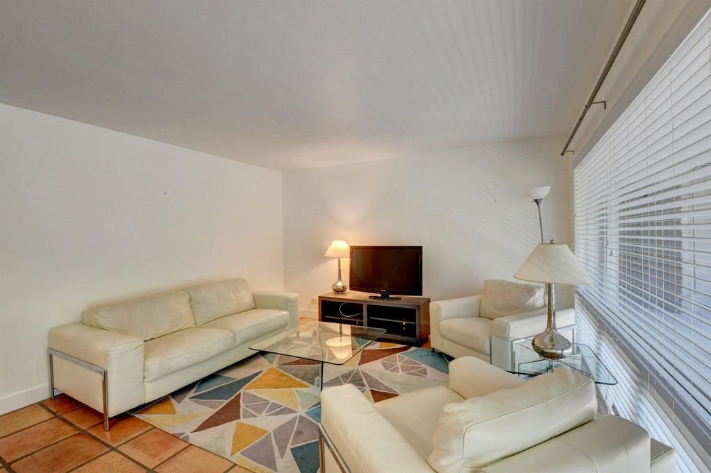 Photo of 414 Seasage Drive #5, Delray Beach, FL 33483 (MLS # R10998861)