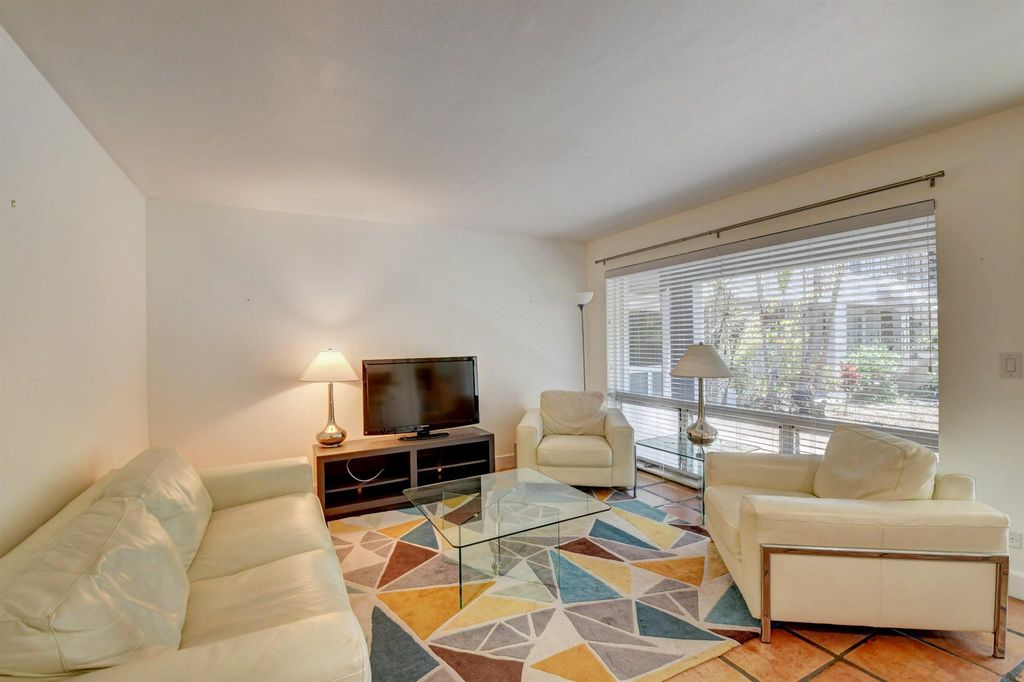 Photo of 414 Seasage Drive #5, Delray Beach, FL 33483 (MLS # R10998861)