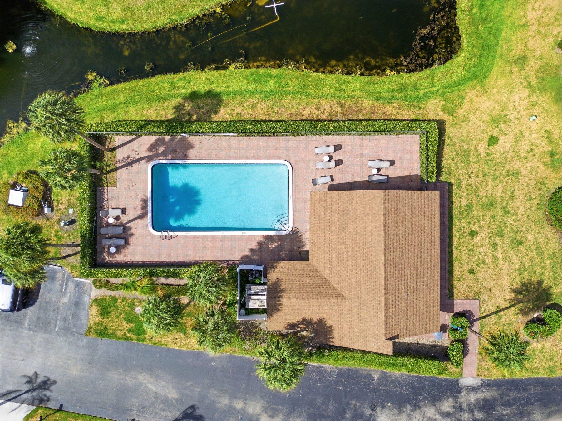 CANARY PALM CLUB - Residential