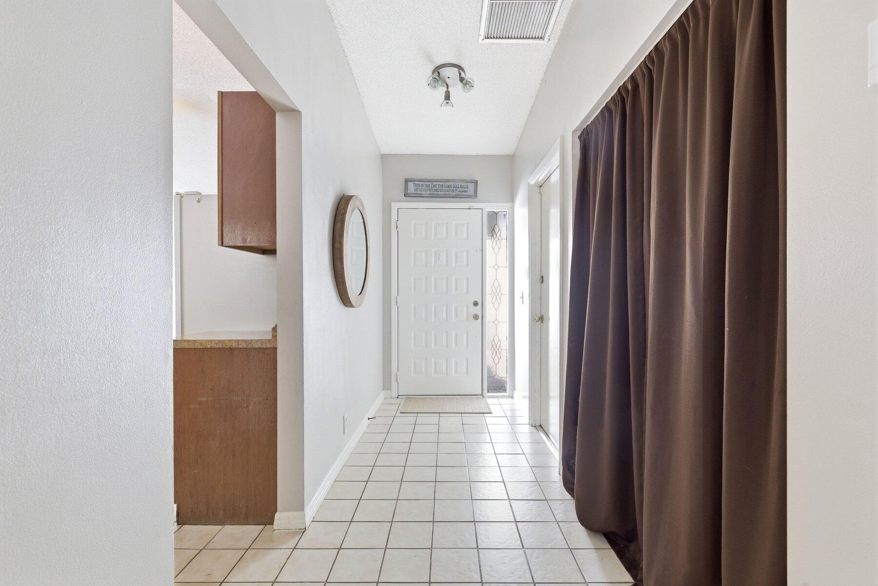 CANARY PALM CLUB - Residential