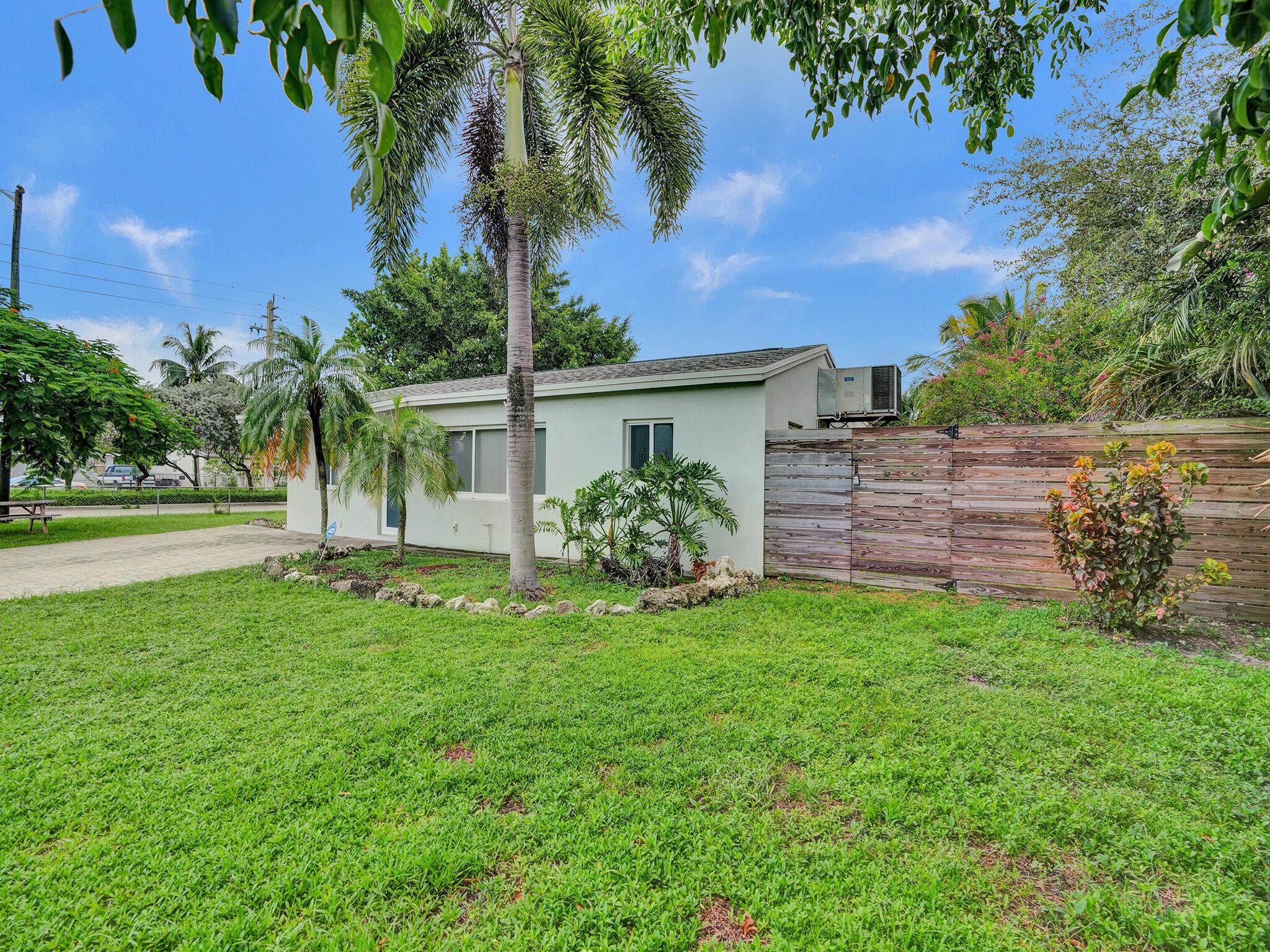 COLLIER ESTATES 2ND ADD - Residential Lease