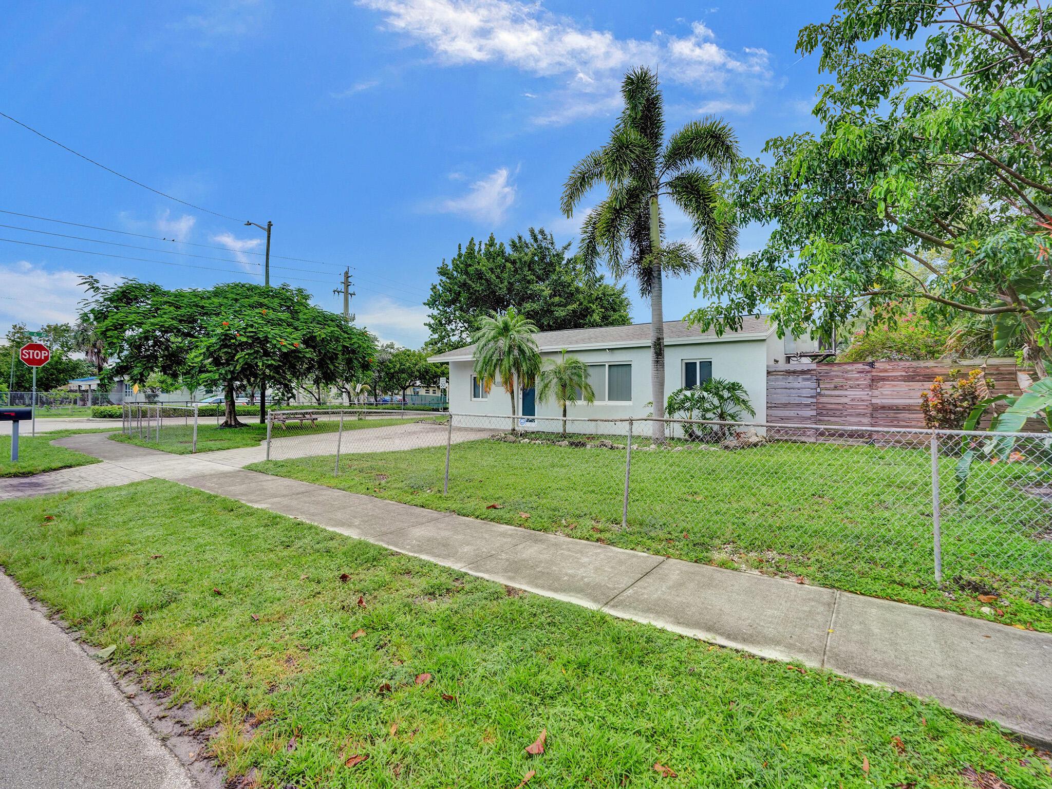 COLLIER ESTATES 2ND ADD - Residential Lease