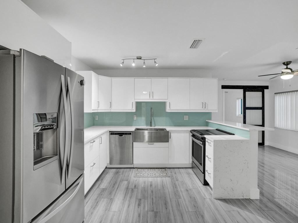 COLLIER ESTATES 2ND ADD - Residential Lease